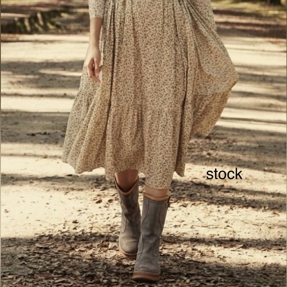 KEEN Willamette Waxed Suede Boots W8 - never worn! - Picture 3 of 13